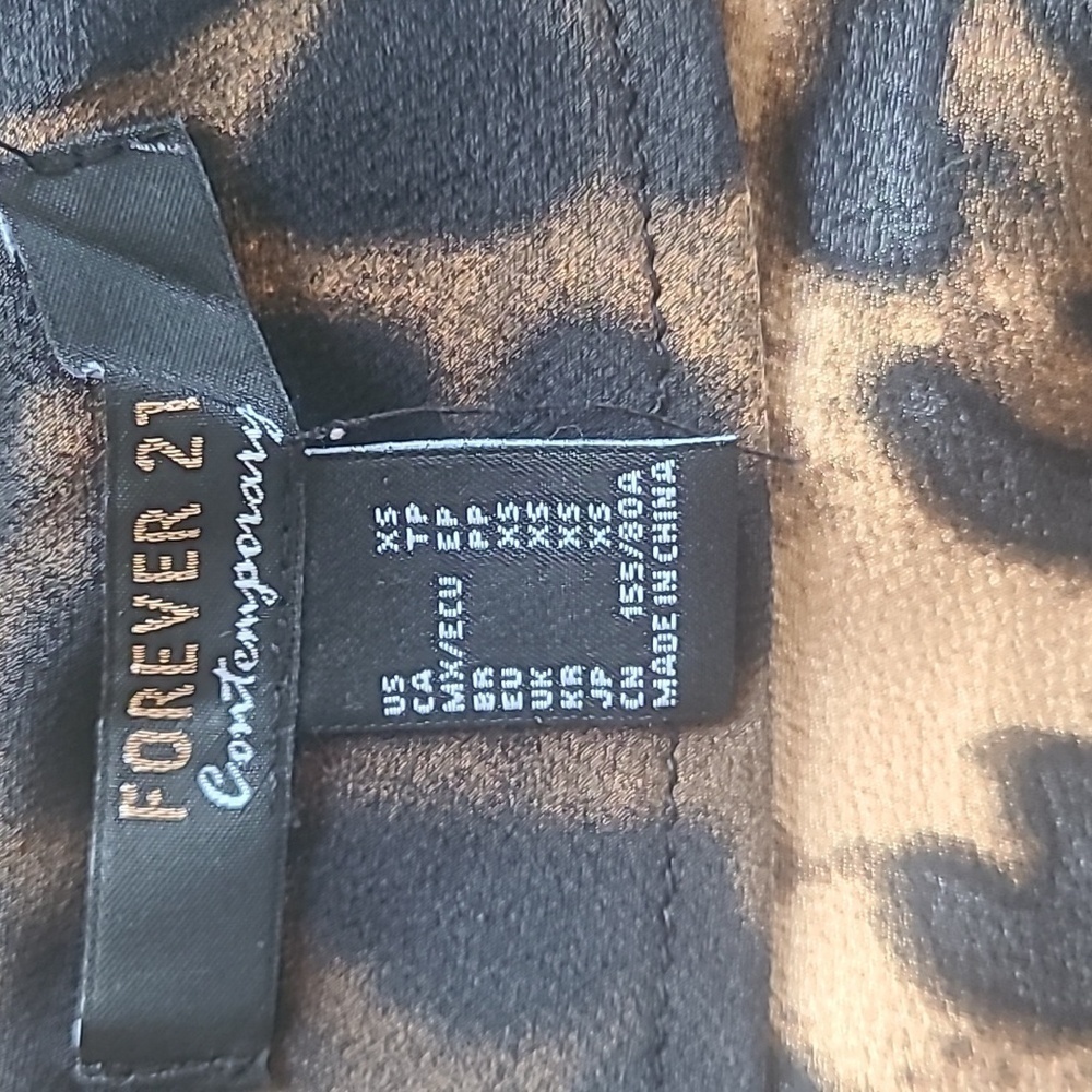Forever 21 Cheetah Print Silk-like Flowy Lightweight Dress - Picture 3 of 3